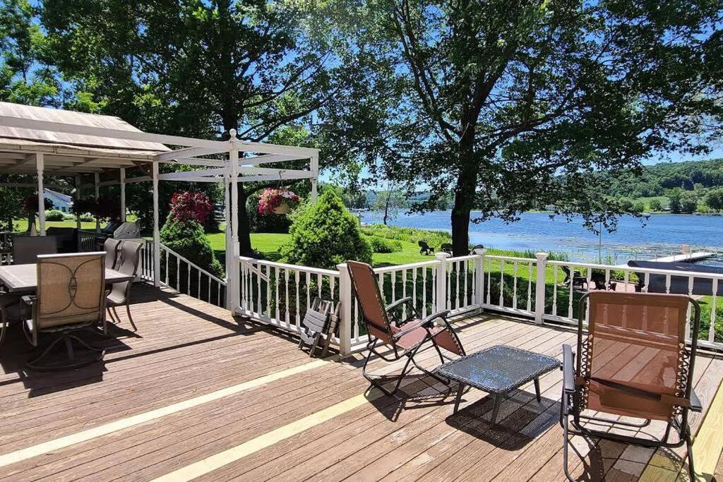 Spacious Lakefront - Remodeled, Views & All Amenities Included Skaneateles Luaran gambar